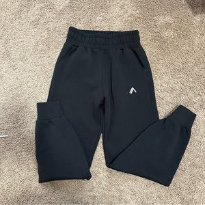 Alphalete ELMTS Cuffed Jogger